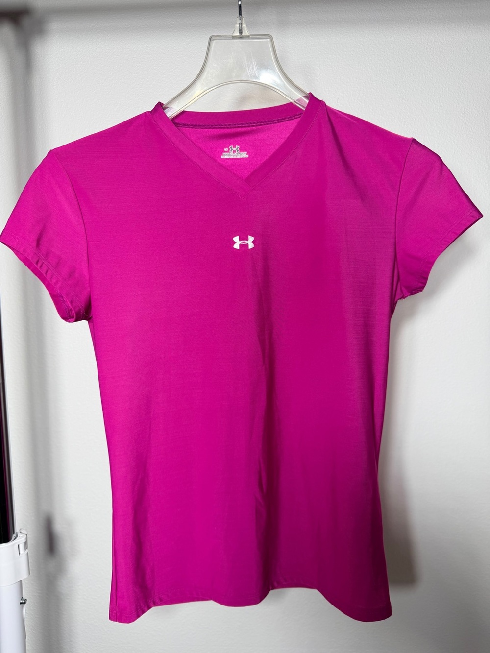 Under Armour Women's Short Sleeve V-Neck Tee - Fuchsia